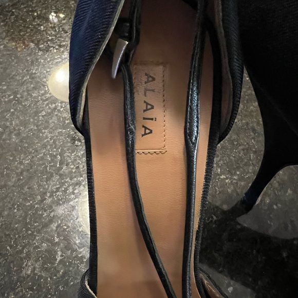 Alaia 4” open toe heels - Picture 5 of 11